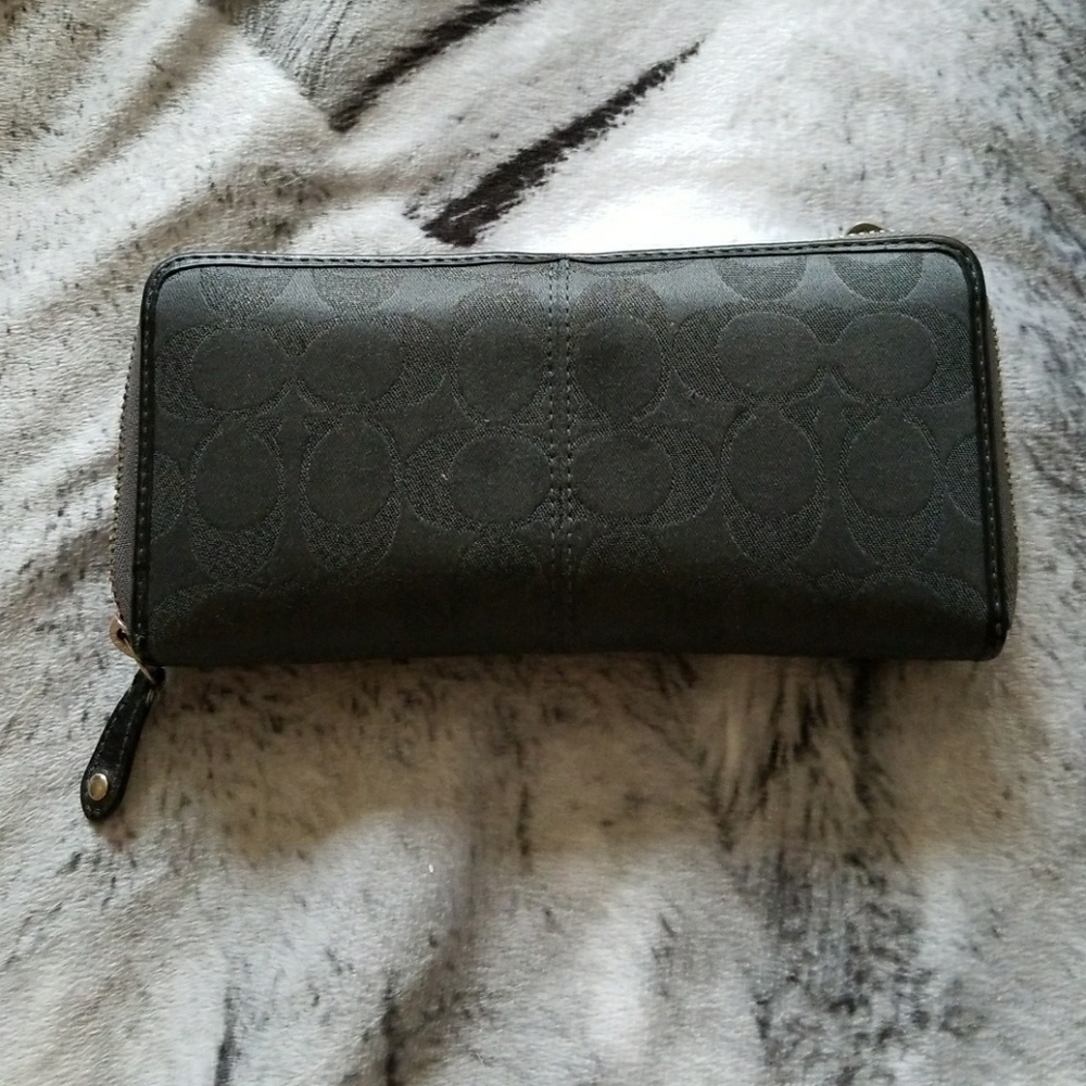 COACH Authentic Wallet - Picture 5 of 5